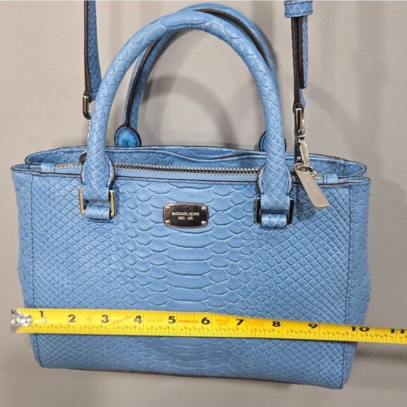 🐢 Michael Kors Kellen Embossed Leather Satchel Crossbody Sky Blue EC - Picture 12 of 17